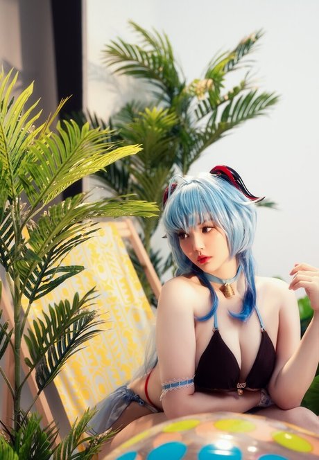 Ying Tze 裸のモデル 写真