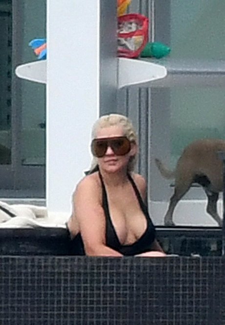 タンオンリーファン セクシー 写真