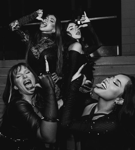 色白のティーンオンリーファン ヌード ギャラリー