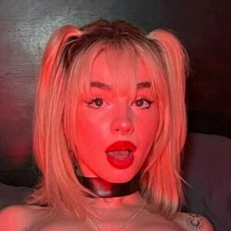 赤毛の痩せたオンリーファンズ 美しいxxx 写真