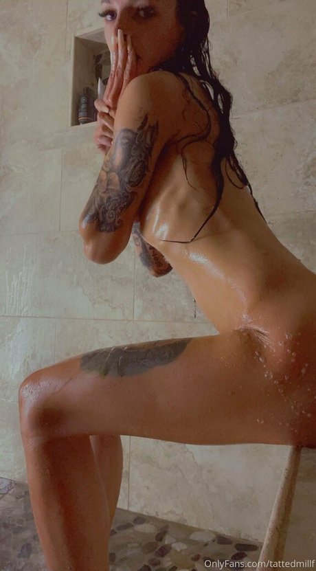 フラットオンリーファン セクシー 画像