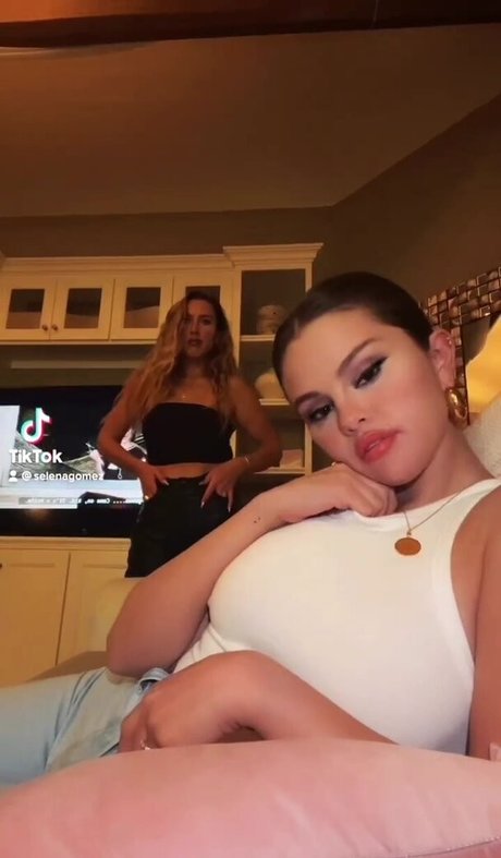 ランジェリーヌードオンリーファンズ セクシー裸 ギャラリー