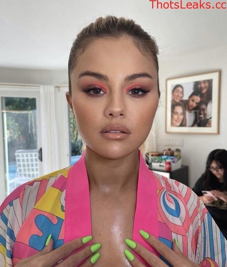 筋肉トランスオンリーファンズ セクシーヌード 写真