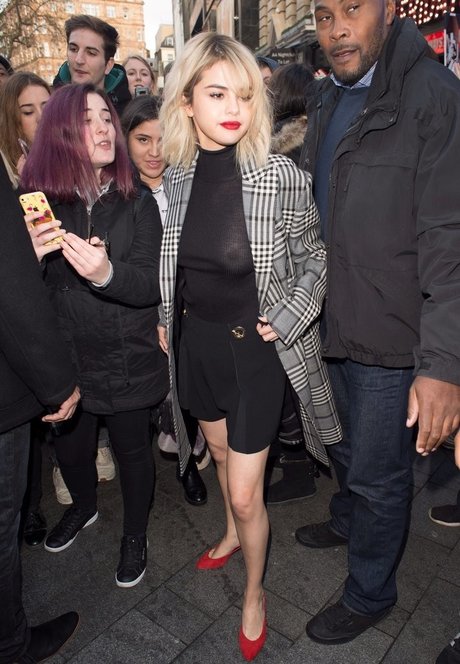 40歳のオンリーファンズ アダルト 画像