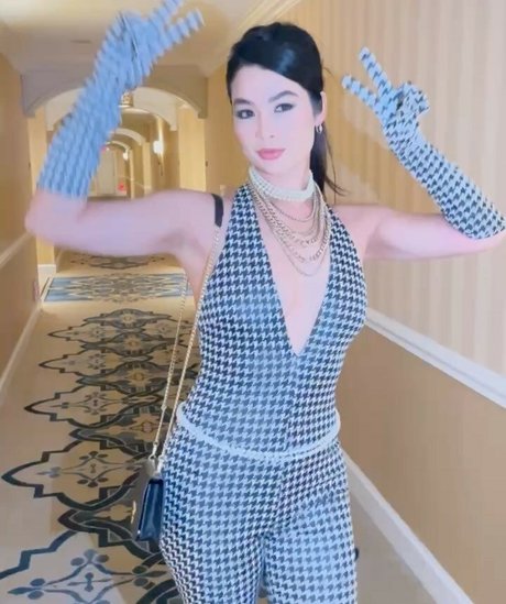 CarolineKwan セクシーなポルノスター ギャラリー