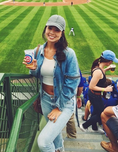 ランジェリーヌードオンリーファンズ 無料ポルノ 写真