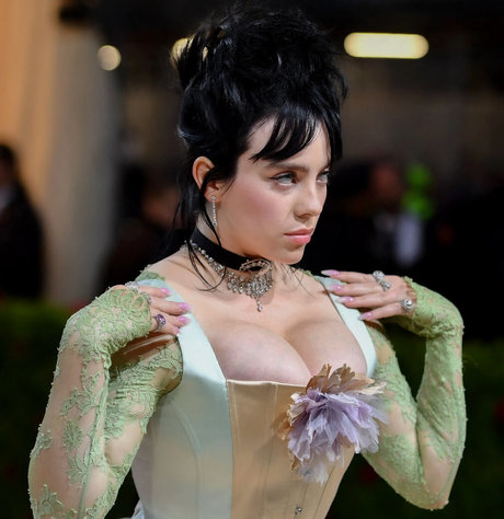 スペードのクイーン オンリーファンズ アート裸 アーカイブ