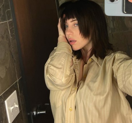 オンリーファンズを崇拝する アダルト 写真