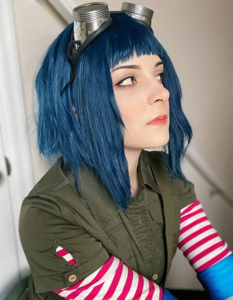 大きなチンポをしゃぶるオンリーファンズ アートヌード アーカイブ