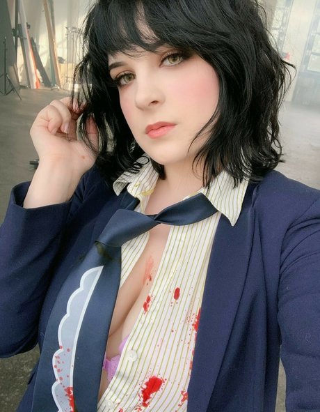 金髪の顔射オンリーファンズ ホットヌード 写真