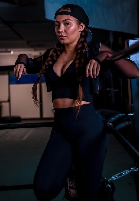 Skye Dolecki xxxスター アーカイブ