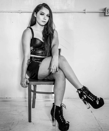 アジアン潮吹き オンリーファンズ ポルノ 写真