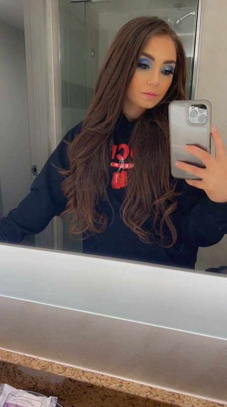 Skye Dolecki 無料女優 画像