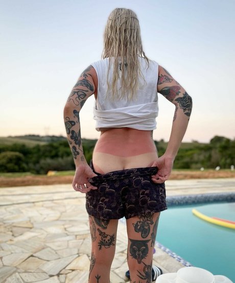 Mariana Ayres かわいいスター ギャラリー