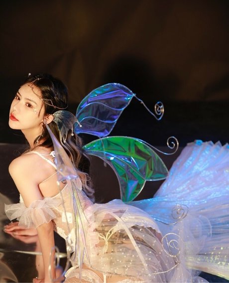 教室オンリーファン 美しいヌード 写真