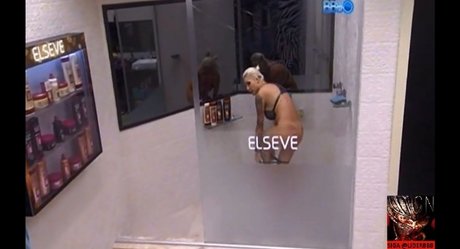 メコスジのオンリーファンズ セクシー裸 ギャラリー