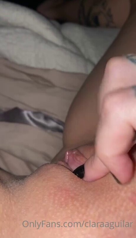 Clara Aguilar 裸モデル 写真