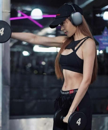 トランス熟女オンリーファンズ ホット 写真