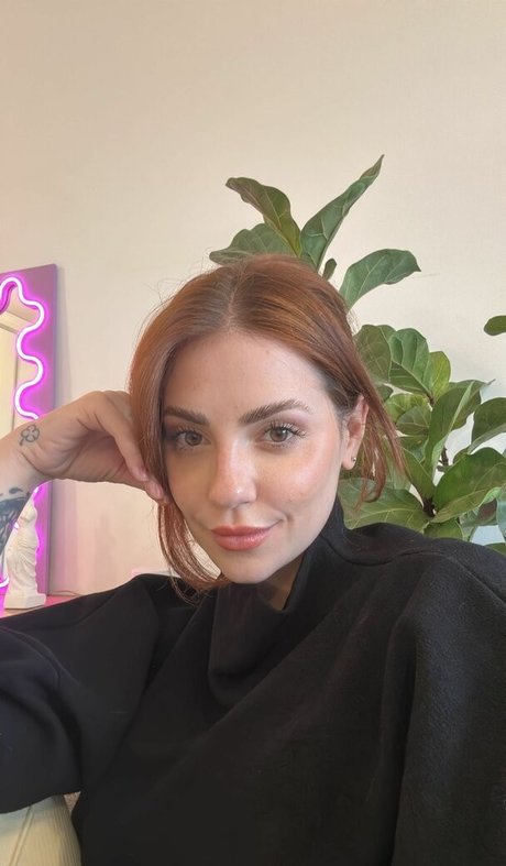 ベイビー ブルネット オンリーファンズ 無料エロ 写真