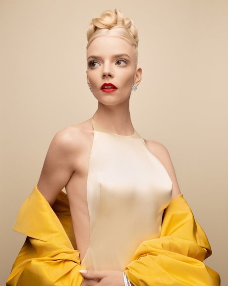 曲線美のxxx オンリーファンズ ホット裸 写真