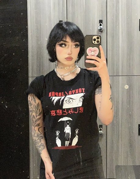 Redroomromance エロティックモデル 画像