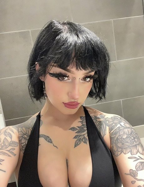 Redroomromance ポルノスター セクシー 画像