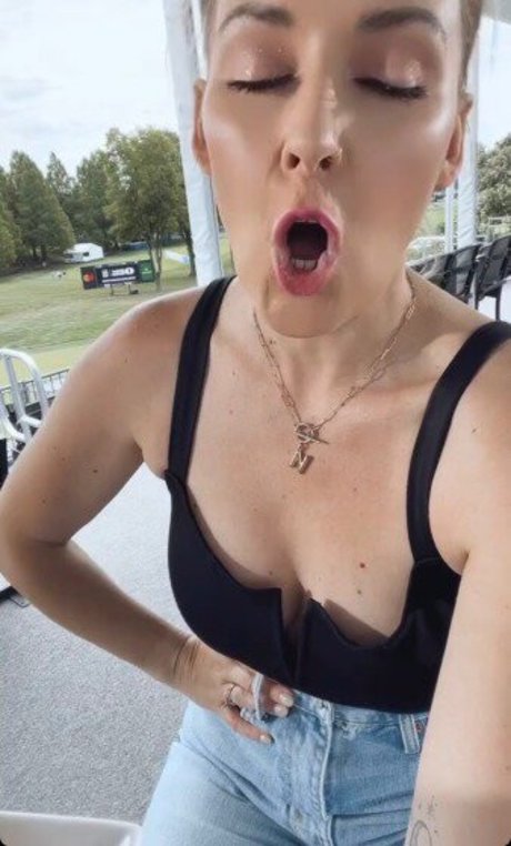 ジャークオンリーファンズ ホットポルノ 画像