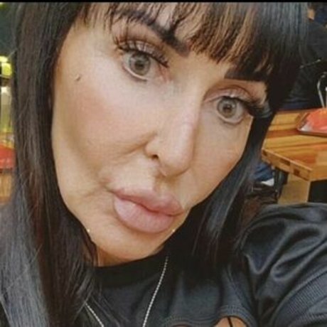 ヌード熟女オンリーファンズ 美しいヌード ギャラリー