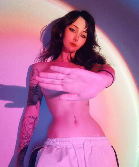 巨乳で痩せているオンリーファンズ 無料裸 写真