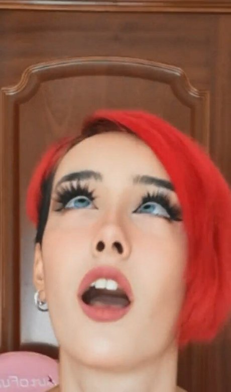 オンリーファンズを崇拝する 美しいヌード 画像