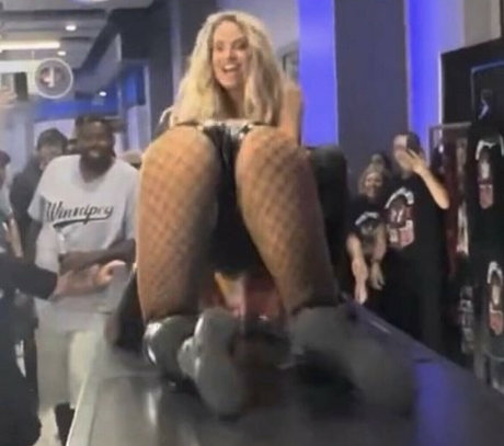 フェラチオ アマチュア オンリーファンズ ヌード 画像