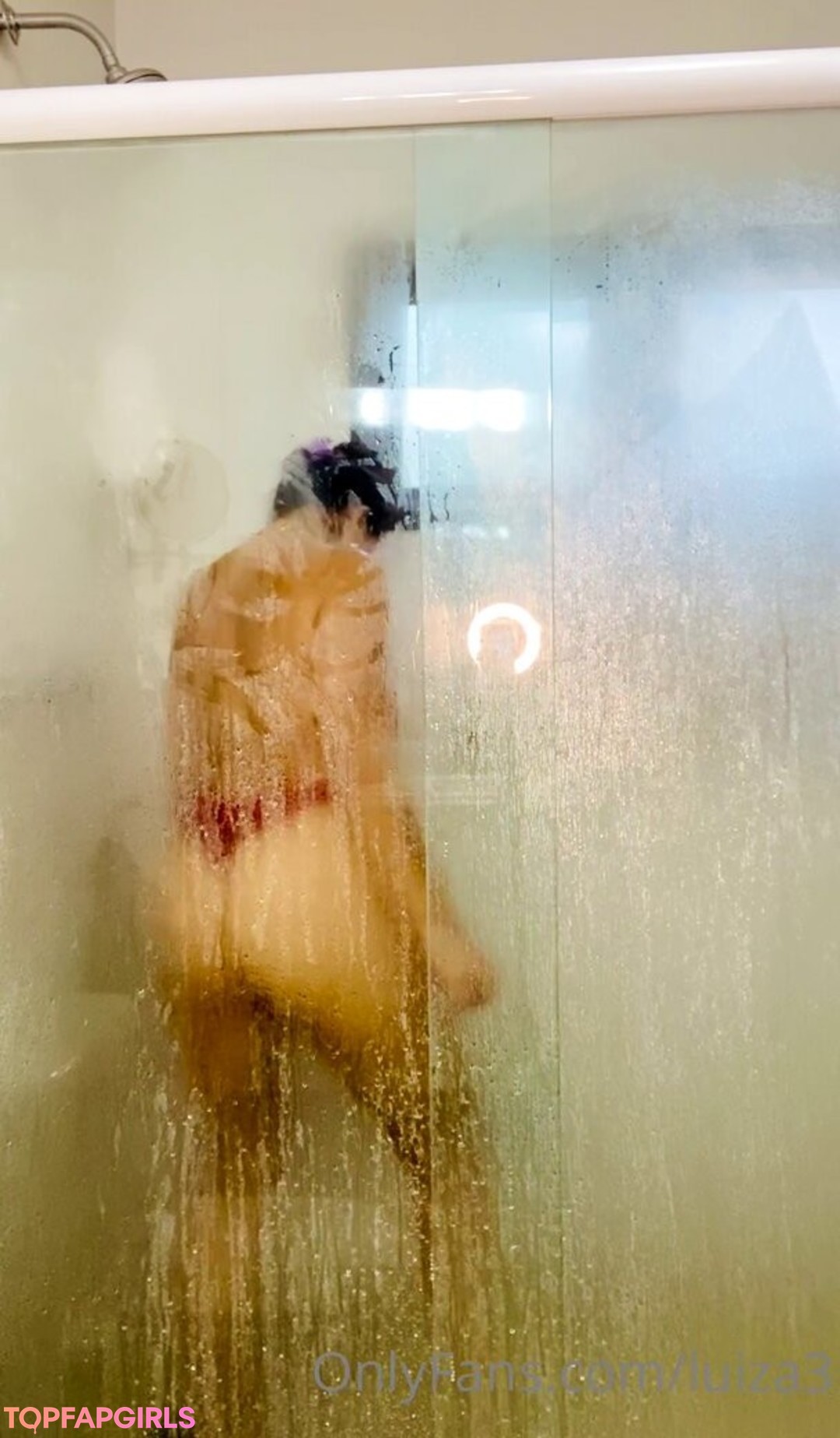 指マン 潮吹き オンリーファンズ ポルノ 写真