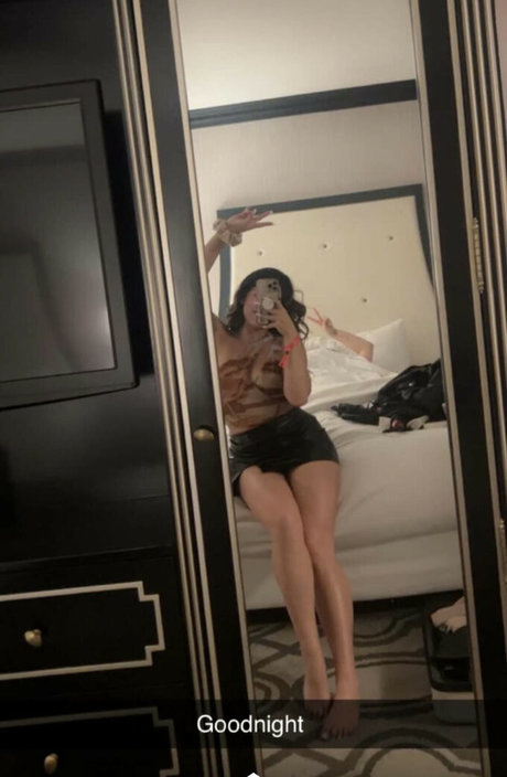 黒檀BDSMオンリーファンズ セクシーヌード 写真