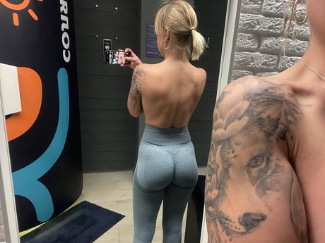 スペードのクイーン オンリーファンズ 美しい裸 写真