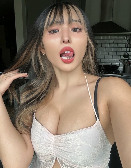 Meowko ヌードスター 写真