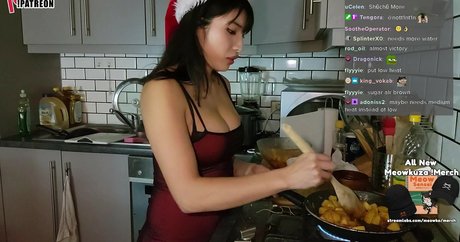 ベビーシッターオンリーファンズ ヌード 写真