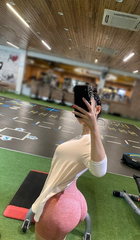 セクシーなブルネットのオンリーファンズ 美しい裸 写真