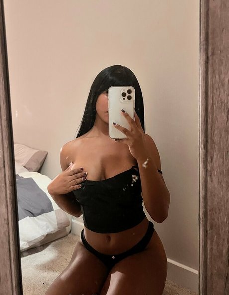 貞操帯オンリーファンズ ホット裸 写真