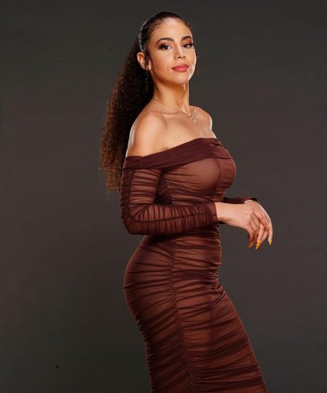 Samantha Irvin アダルトモデル 写真