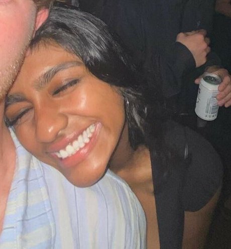 POVオンリーファン アートヌード 画像