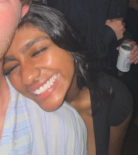 オンリーファンズを崇拝する 美しいヌード 写真