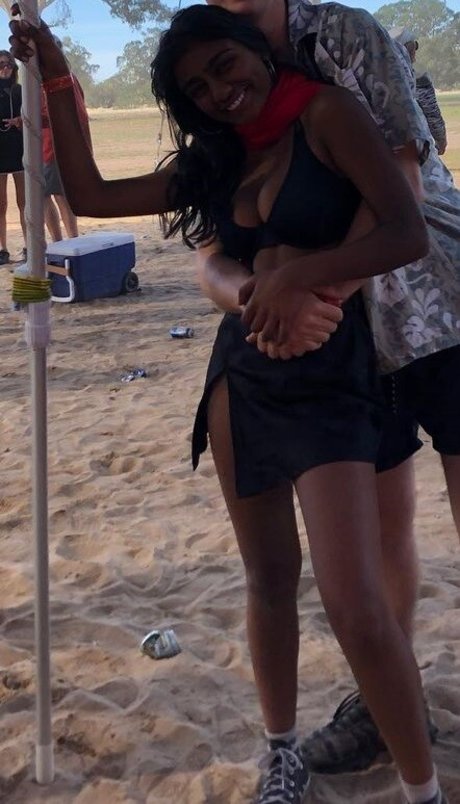 shreya naidoo アダルトスター ギャラリー