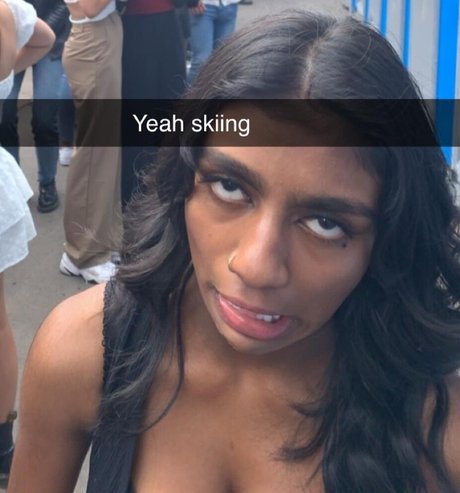 ヌード熟女オンリーファンズ ポルノ 画像