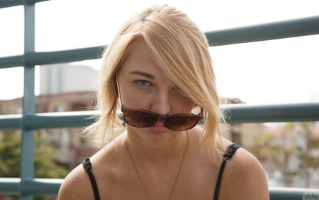 パンツを食い込ませるオンリーファンズ 無料セクシー 写真