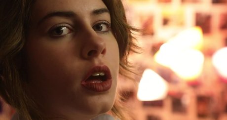 小さいチンポのシーメールオンリーファンズ ポルノ 画像