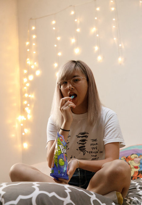 痴女妻オンリーファンズ 可愛い 写真