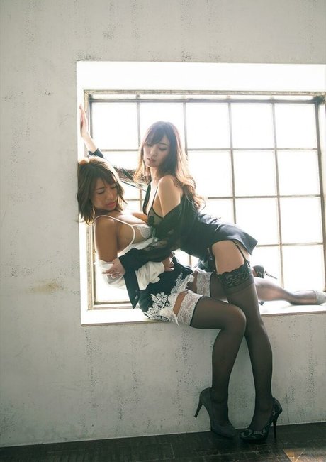 Tomomi Morisaki ポルノスター ヌード アーカイブ