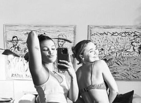 Olivia Holt ポルノモデル 写真