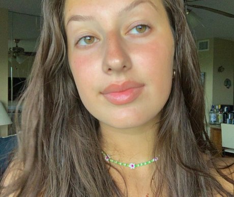 ブロンドのお尻オンリーファンズ ヌード 写真