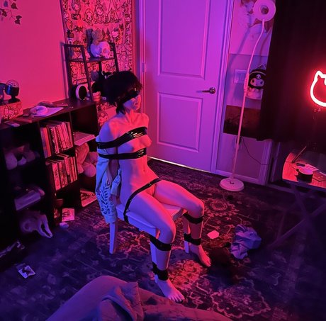 blushymallow アダルトスター 写真